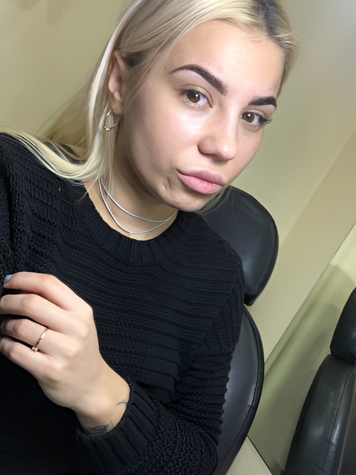 Арина привлекальеная девушка из Ижевска цена от 1500 руб