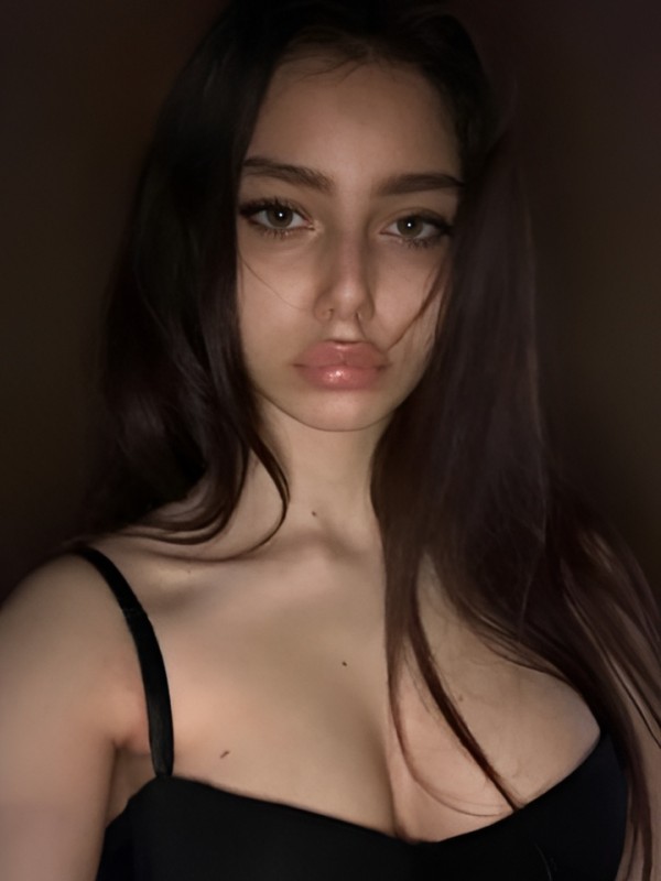 Эмма привлекательная девушка из Ижевска цена от 2500 руб