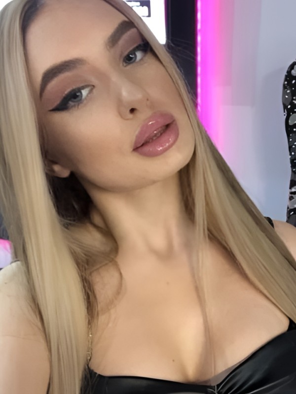 Рената привлекательная девушка из Ижевска цена от 5000 руб