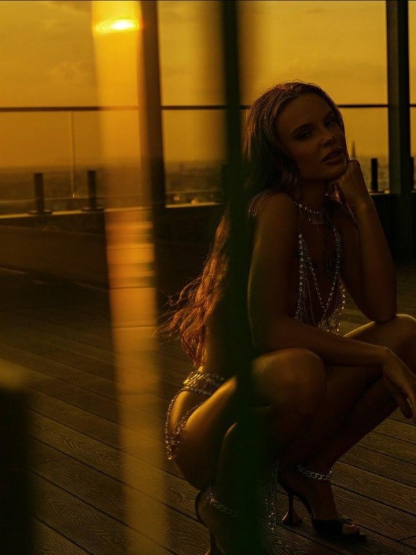 Эмма привлекательная девушка из Ижевска цена от 7000 руб